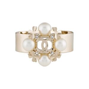 Chanel 2022 Faux Pearl Strass Interlocking CC Clover Cuff Bracelet